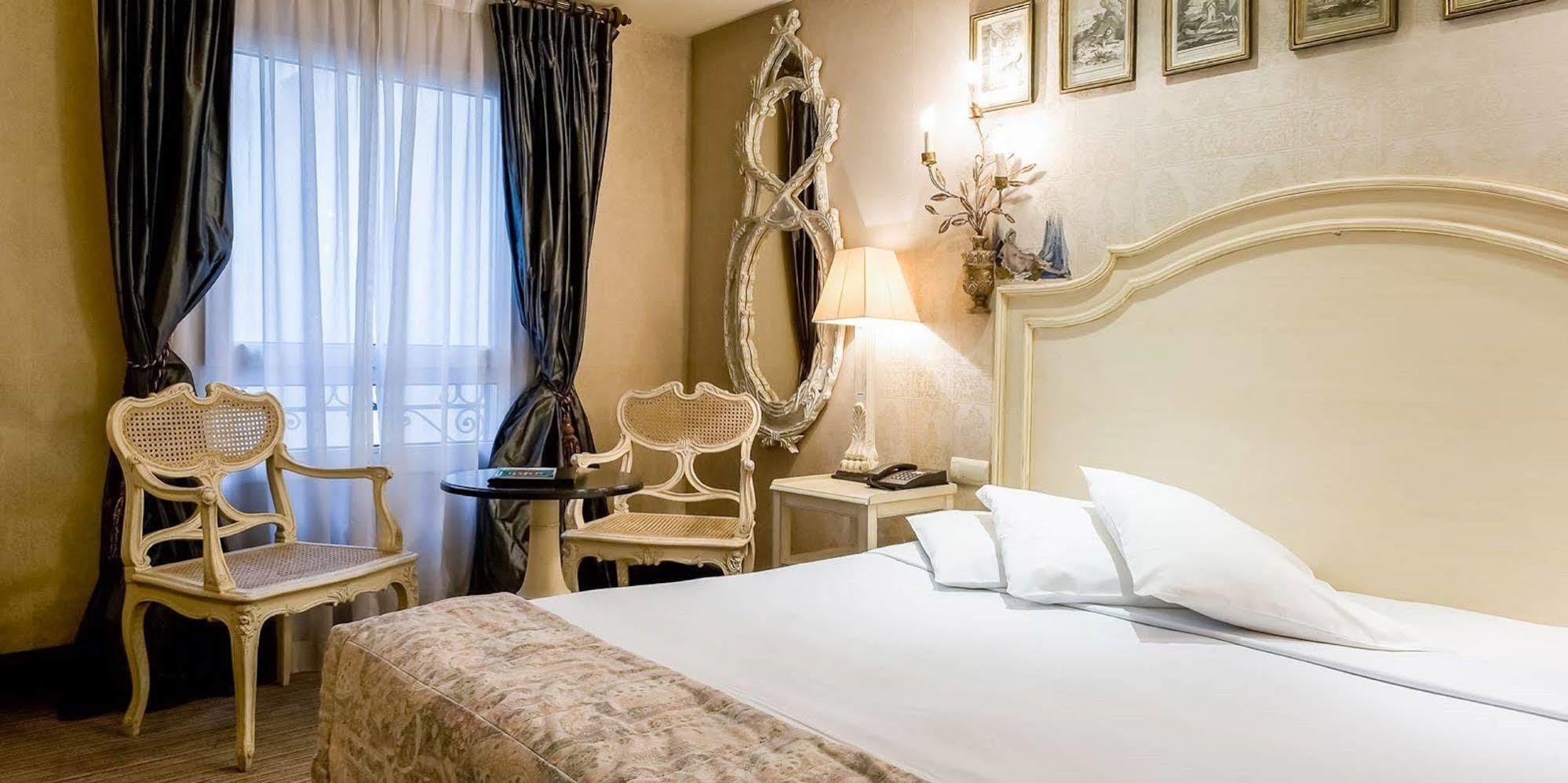 Hotel Chateaubriand Paris Exteriör bild